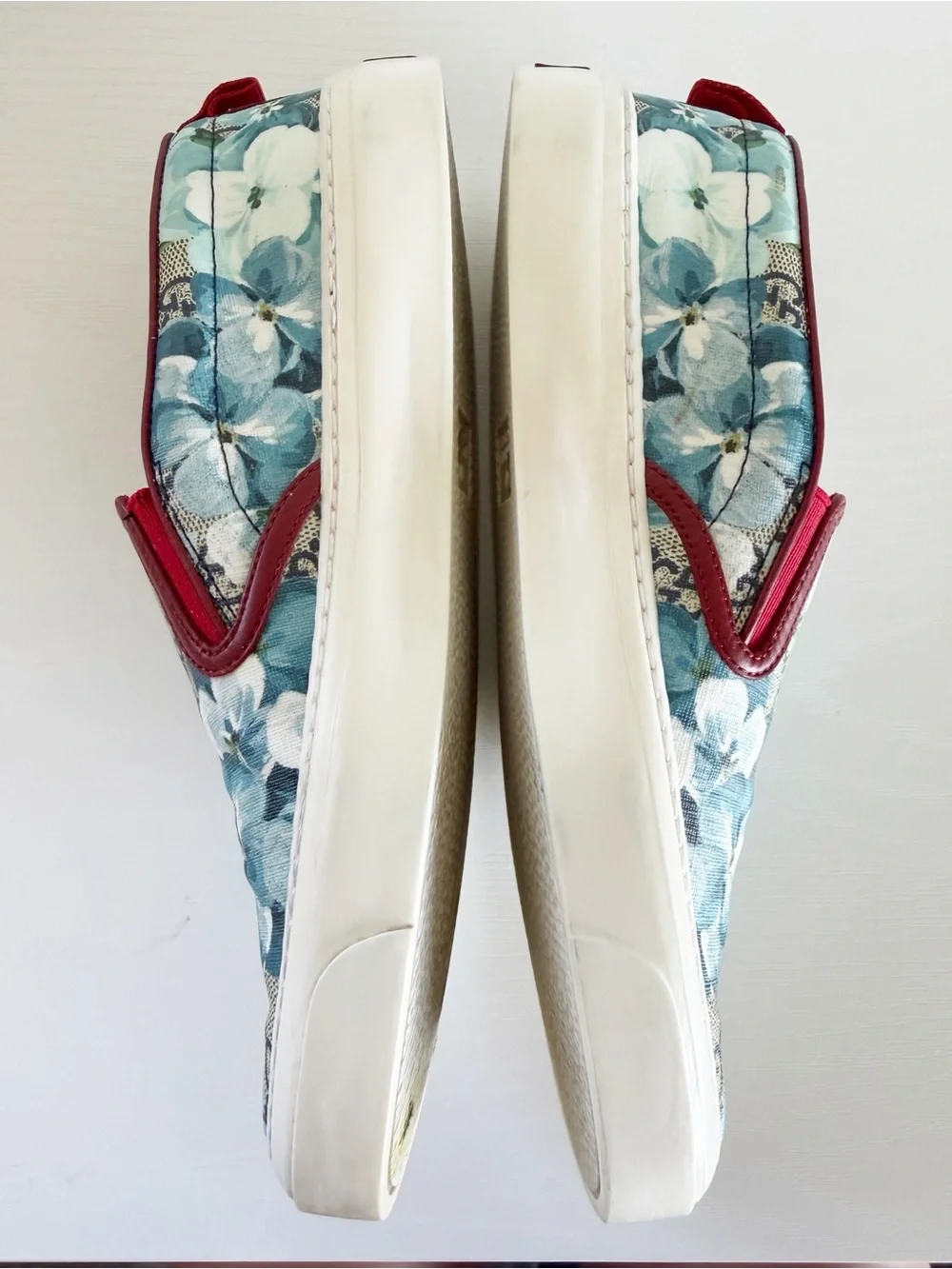 Gucci deep blue